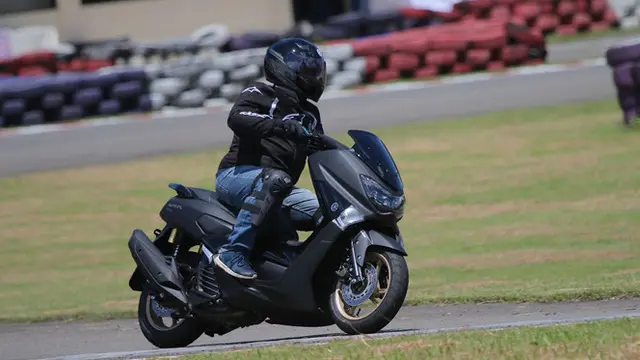 Yamaha NMAX 155.