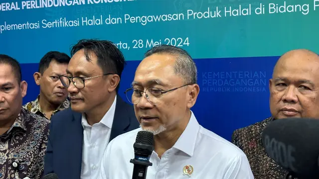 Menteri Perdagangan (Mendag) Zulkifli Hasan mengatakan makanan atau barang jasa titipan (Jastip) yang berasal dari luar negeri yang tidak memiliki sertifikasi halal