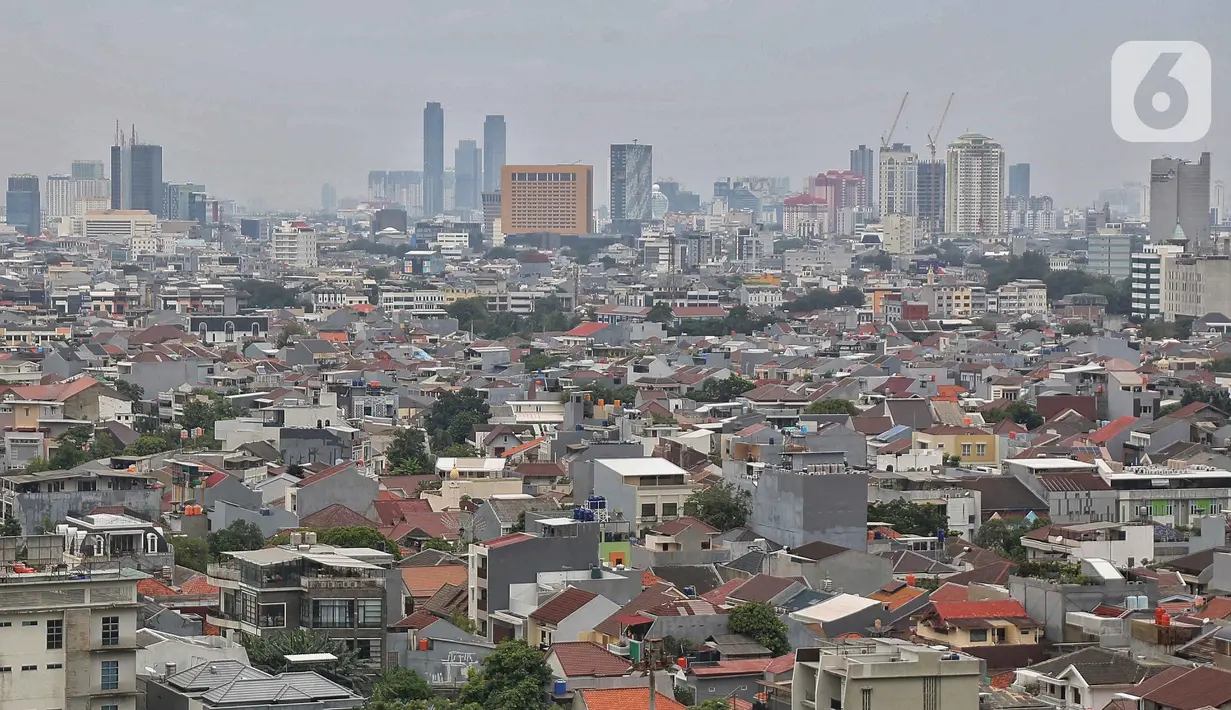 Sementara, penurunan okupansi apartemen sewa diduga terjadi karena penundaan keputusan perusahaan karena ketidakpastian ekonomi. Penurunan okupansi apartemen sewa juga imbas kebijakan efisiensi pemerintah khususnya pada apartemen yang mayoritas penyewanya dari sektor pemerintah. (Liputan6.com/Angga Yuniar)