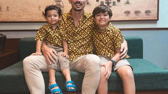 Kehangatan Vincent Verhaag dan El Barack yang tak terpisahkan. (credit:instagram.com/v.andrianto)