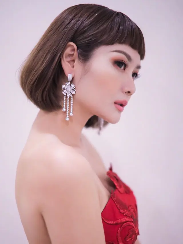7 Gaya Rambut Alena Wu yang Memesona, dari Panjang hingga Pendek Banget