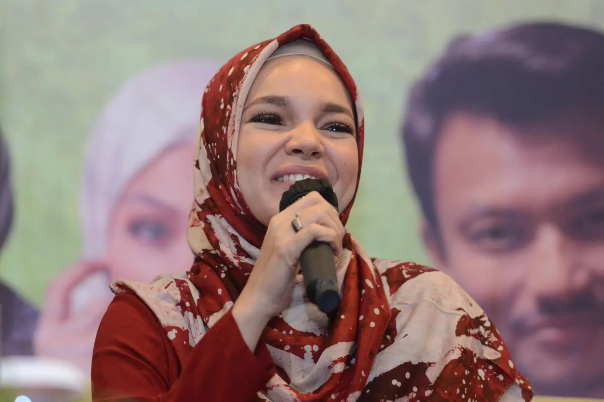 Dewi Sandra