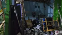 Sebuah rumah di Tangerang hancur gara-gara ledakan tabung gas.