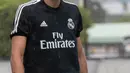 Kiper Real Madrid, Kiko Casilla mengikuti sesi latihan tim di Florida International University di Miami, Florida, (29/7). Madrid akan bertanding melawan Manchester United di International Champions Cup pada hari Selasa di Miami. (AP Photo/Ellis Rua)