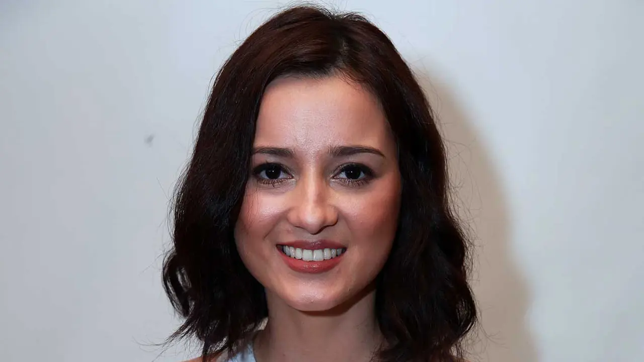 [Bintang] Julie Estelle