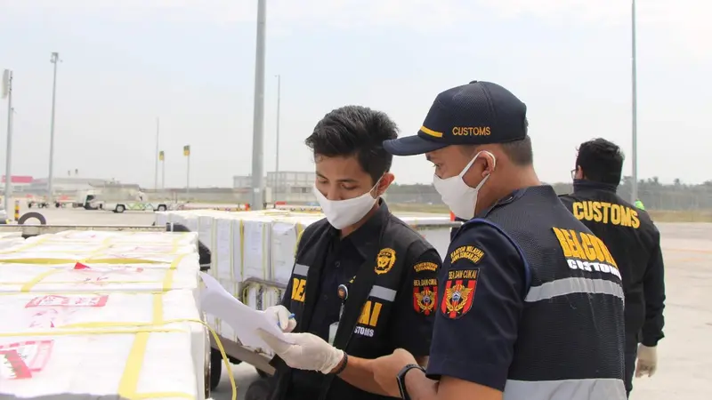 Bea Cukai Monitor Impor Kargo Pertama dan Terbesar di Bandara Internasional Yogyakarta