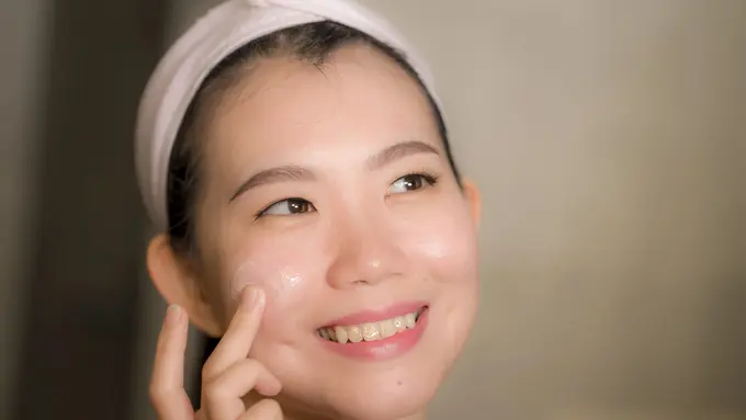 Urutan Skincare untuk Kulit Berjerawat yang Bikin Tenang, Bukan Tambah Drama