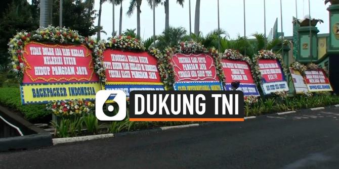 VIDEO: Polemik Pangdam Jaya dan FPI, Warga Kirim Ratusan Karangan Bunga Dukung TNI