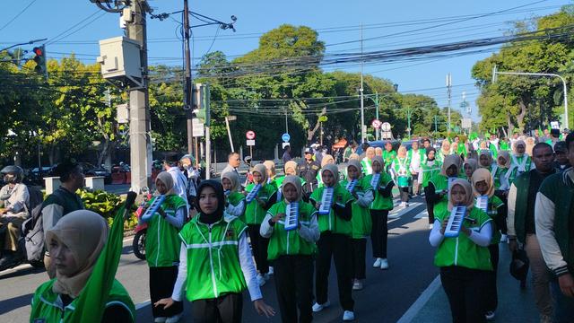 Plt Ketua Umum (Ketum) Partai Persatuan Pembangunan (PPP) beserta rombongan tiba di Komisi Pemilihan Umum (KPU) RI. Mereka tiba pukul 16.02 WIB, Jumat (12/5/2023).