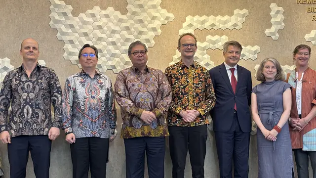 Rrapat koordinasi Just Energy Transition Partnership (JETP) yang dilaksanakan di Kantor Kemenko Perekonomian, Jakarta, Jumat (5/12/2025). Dok Kemenkoperekonomian