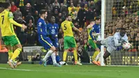 Chelsea menang 3-1 atas Norwich City pada laga lanjutan Premier League di Stadion Carrow Road, Jumat (11/3/2022) dini hari WIB. (AFP/Glyn Kirk)