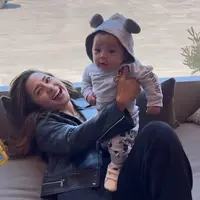 Nikita Willy bersama Baby Izz (Instagram @nikitawillyofficial94/indrapri)