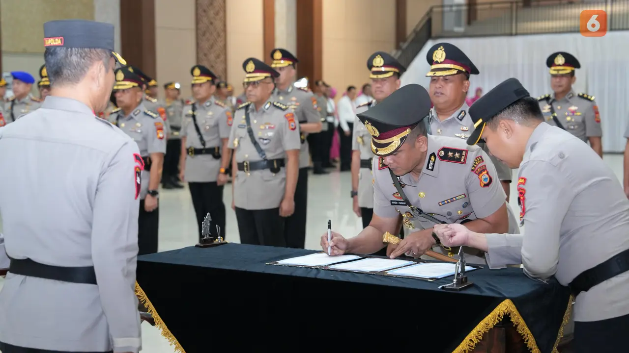 Sertijab sejumlah pejabat Polri jajaran Polda Sulsel (Liputan6.com/Fauzan)
