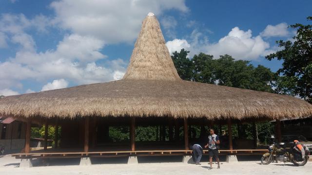 Kisah Tongkat Kepala Emas dan 8 Rumah Induk Warga Sumba