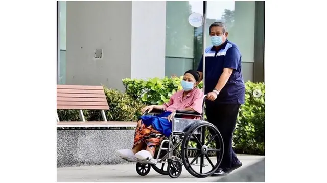 7 Momen SBY Setia Dampingi Ani Yudhoyono di Rumah Sakit, Bikin Haru