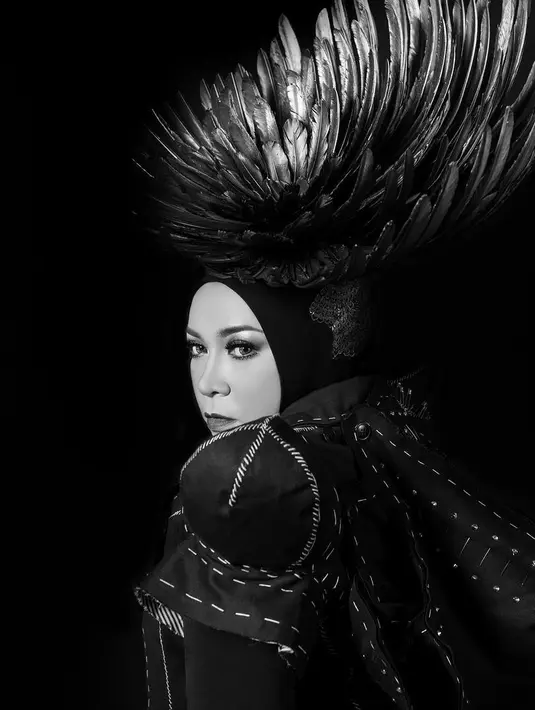 (Instagram/melly_goeslaw)