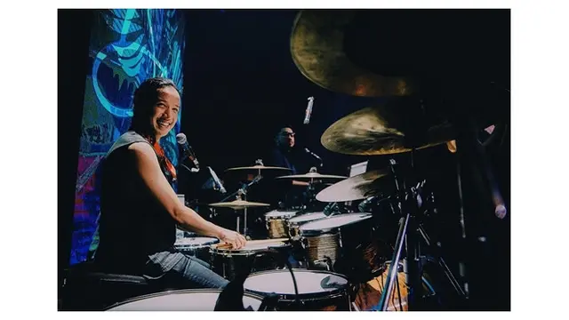 Duet Bareng Bunga Citra Lestari, Ini 6 Potret Terbaru Ray Prasetya 'Idola Cilik'