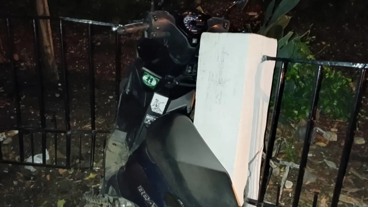 Motor pelaku pencurian yang tabrak pagar di Bogor.