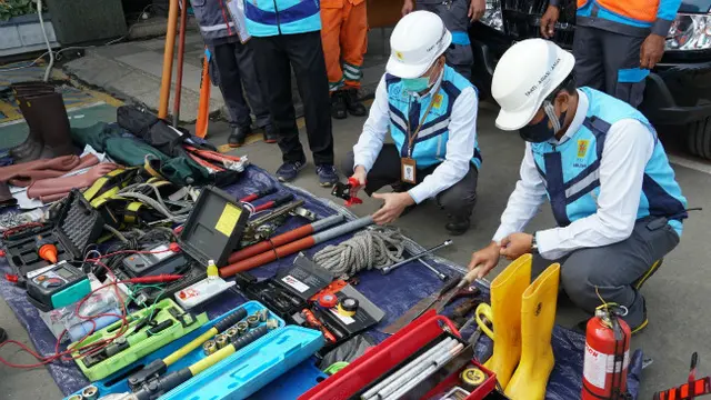 PLN Unit Induk Distribusi (UID) Jawa Timur (Jatim) menerjunkan 1.388 personel untuk mengamankan pasokan listrik (Foto: Dok Istimewa)