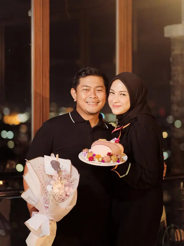 6 Potret Perayaan Ultah ke-30 Nina Zatulini, Dapat Kejutan Romantis dari Suami