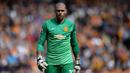 Victor Valdes. Kiper ini didatangkan Manchester United dari Barcelona secara gratis pada musim 2014/2015 dan hanya bermain 2 kali. Awal 2015/2016 ia masuk daftar transfer keluar usai menolak tampil dalam tim cadangan. Ia dipinjamkan ke Standard Liege pada Januari 2016. (Foto: AFP/Oli Scarff)