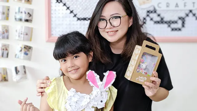 Bermain bersama anak