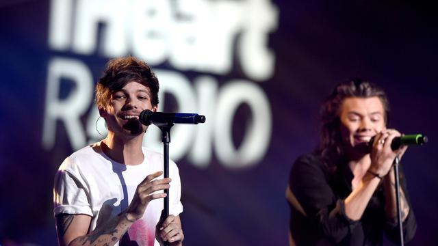 [Bintang] Louis Tomlinson dan Harry Styles