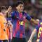 Pertemuan tersebut kemudian ramai diperbincangkan di internet selain keberhasilan Barcelona mengunci gelar Liga Spanyol setelah menang 2-0 atas Real Madrid. Momen itu disebut-sebut sebagai pertemuan dua ikon Gen Z. (AFP/Josep Lago)