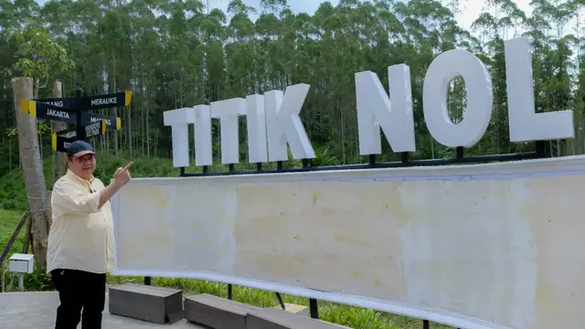 Dalam rangkaian kunjungan ke Kalimantan Timur, Sabtu (18/6/2022), Menteri Koordinator Bidang Perekonomian Airlangga Hartarto menyempatkan diri untuk meninjau langsung progres persiapan pembangunan Ibu Kota Nusantara.