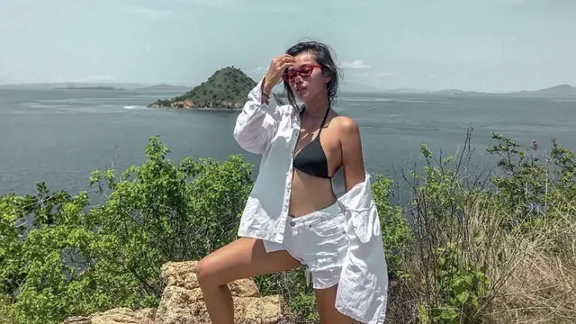 Inspirasi Outift Summer Look Serba Putih dari Ratu Felisha, credit: @allaboutfelisha