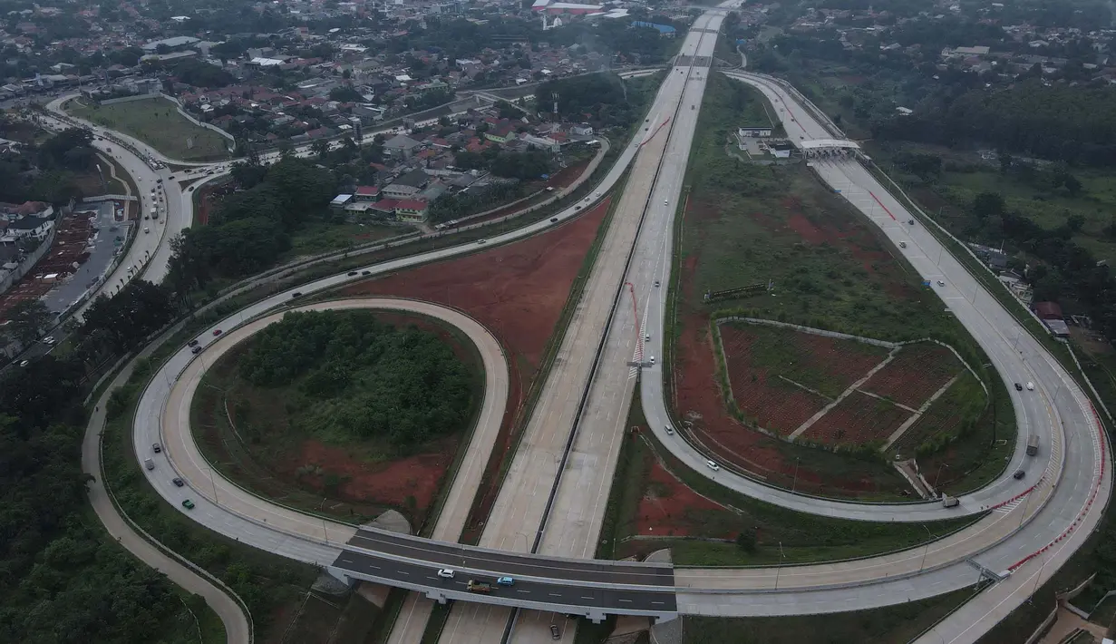 Kementerian Pekerjaan Umum dan Perumahan Rakyat (PUPR) bersama Badan Usaha Jalan Tol PT Cimanggis Cibitung Tollways telah menyelesaikan pembangunan Jalan Tol Cimanggis - Cibitung Seksi 2B Segmen Nagrak – Cibitung. (merdeka.com/Imam Buhori)
