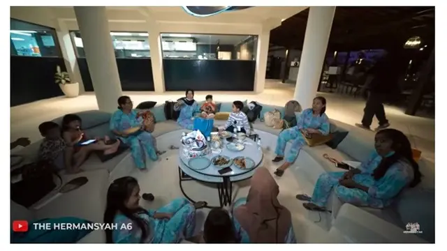 10 Potret Perayaan Ulang Tahun Ashanty Bertema Bohemian, Meriah Banget