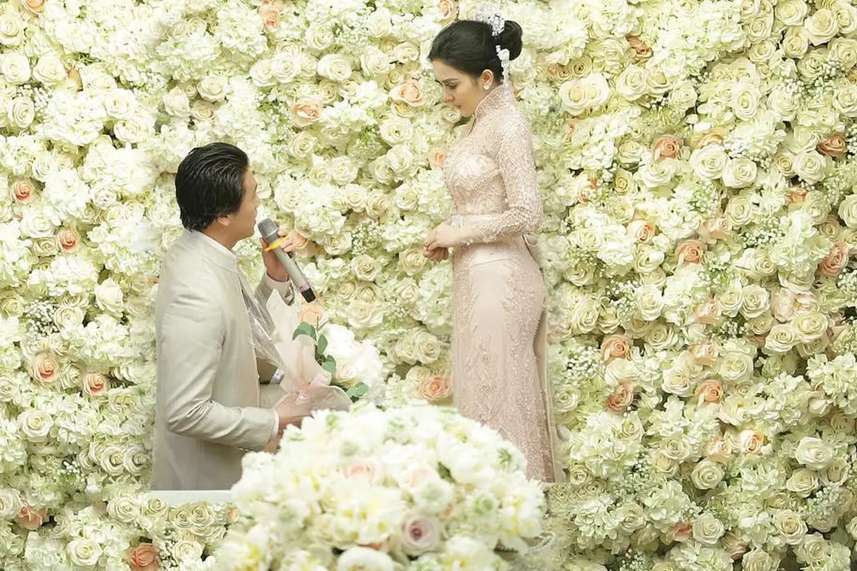 Syahrini dan Reino Barack (Instagram/ princessyahrini - https://www.instagram.com/p/BujDwRQFh8z/?utm_source=ig_share_sheet&igshid=10wqw3y60eio6)