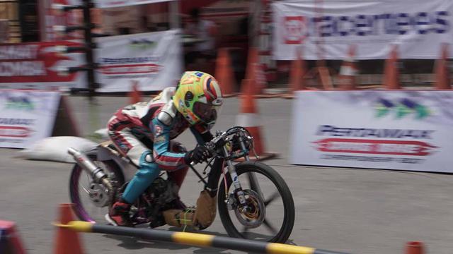 Pembalap Madiun Sabet Gelar Kejurnas Drag Bike Bola
