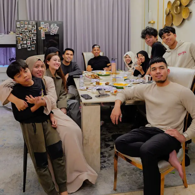 Lamaran Digelar Besok, Ini 6 Potret Persiapan Thariq Halilintar dan Aaliyah Massaid