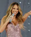  Ternyata Mariah Carey memiliki kreativitas terpendam selain menyanyi, bakatnya tersebut bahkan telah dituangkannya menjadi sebuah karya yang siap dipublikasikan. (Bintang/EPA)