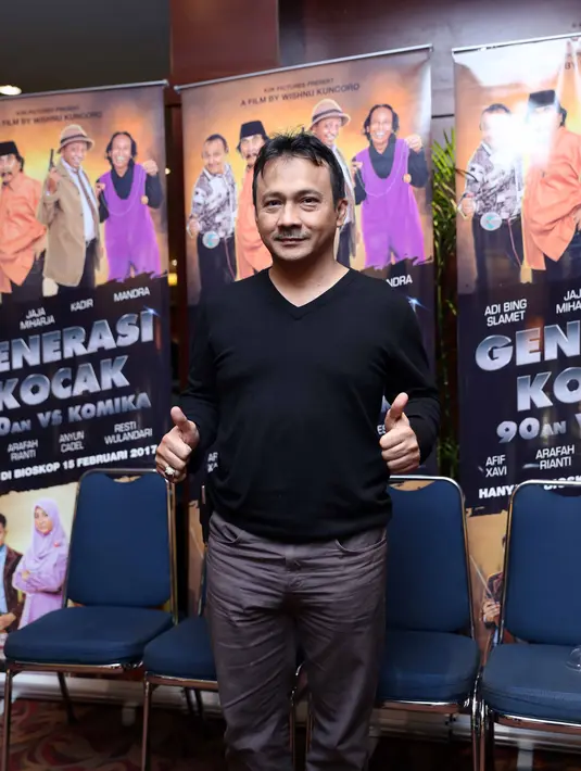 "Pokoknya nonton saja. Tiap scene-nya mudah-mudahan menghibur. Pokoknya seru. Adegan di Bali, di restoran, di rumah sakit bersalin, lucu-lucu," kata Adi Bing Slamet, di XXI Djakarta Theater, Jakarta Pusat, Jumat (10/2). (Nurwahyunan/Bintang.com)