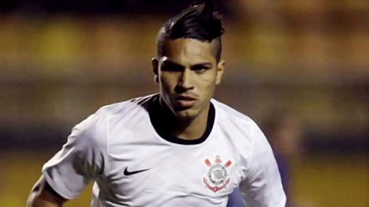 paolo-guerrero-121221-b.jpg