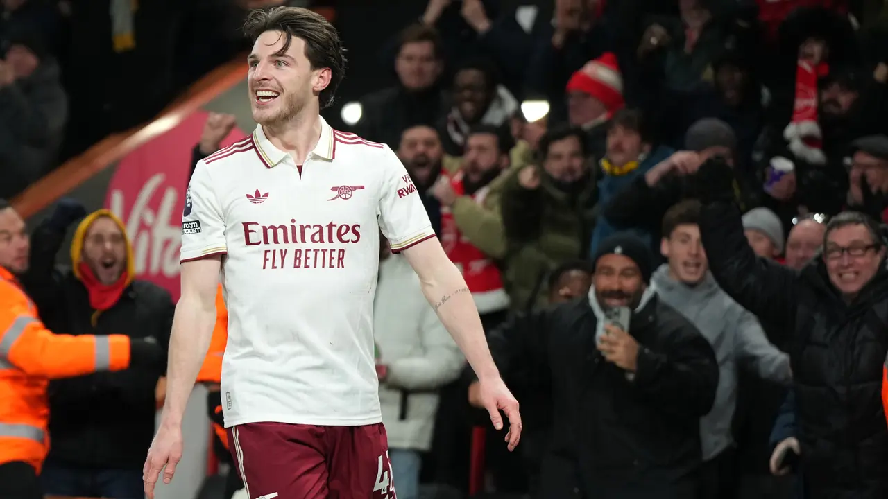 Declan Rice merayakan golnya di laga Bournemouth vs Arsenal di pekan ke-20 Liga Inggris 2025/2026 di Vitality Stadium, Minggu (04/01/2026) dini hari WIB.
