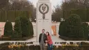 <p>Raffi Ahmad dan Nagita Slavina menikmati udara sejuk dengan pemandangan yang cantik di Retiro Park. (Foto: Instagram/ raffinagita1717)</p>