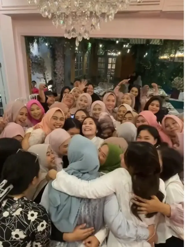 9 Potret Artis Buka Puasa Bersama 2026 Paling Hangat, Penuh Kebersamaan
