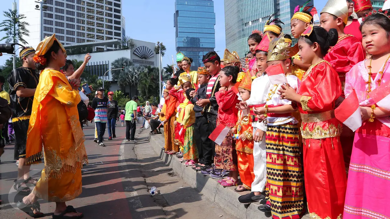 20160821-Anak-Anak Ini Nyanyikan Lagu Indonesia Raya di HI-Jakarta