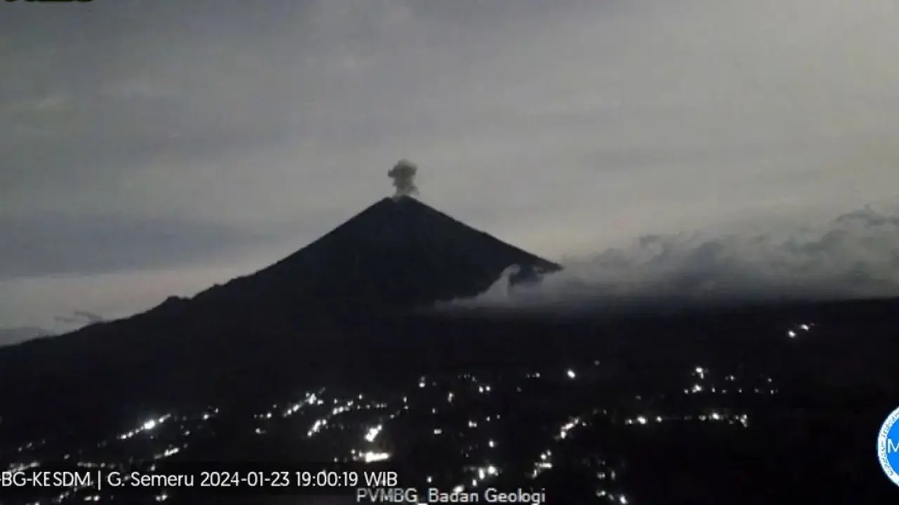 Gunung Semeru Alami Erupsi dua Kali (Istimewa)
