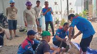 Konfederasi Serikat Pekerja Seluruh Indonesia (KSPSI) pimpinan Andi Gani Nena Wea menyelenggarakan pemotongan hewan kurban di 12 lokasi Se-Indonesia.