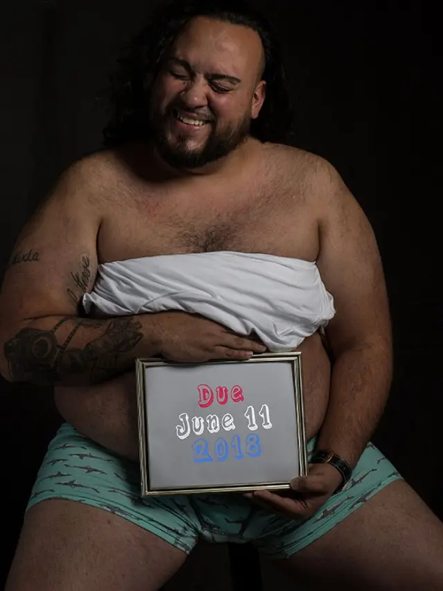 [Bintang] Istri Menolak untuk Foto Maternity, Pria Ini Memutuskan untuk Foto Dirinya Sendiri, Hasilnya Lucu Banget