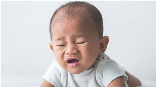 Potret Lucu Bayi Sebelum Bersin ini Bikin Makin Gemes