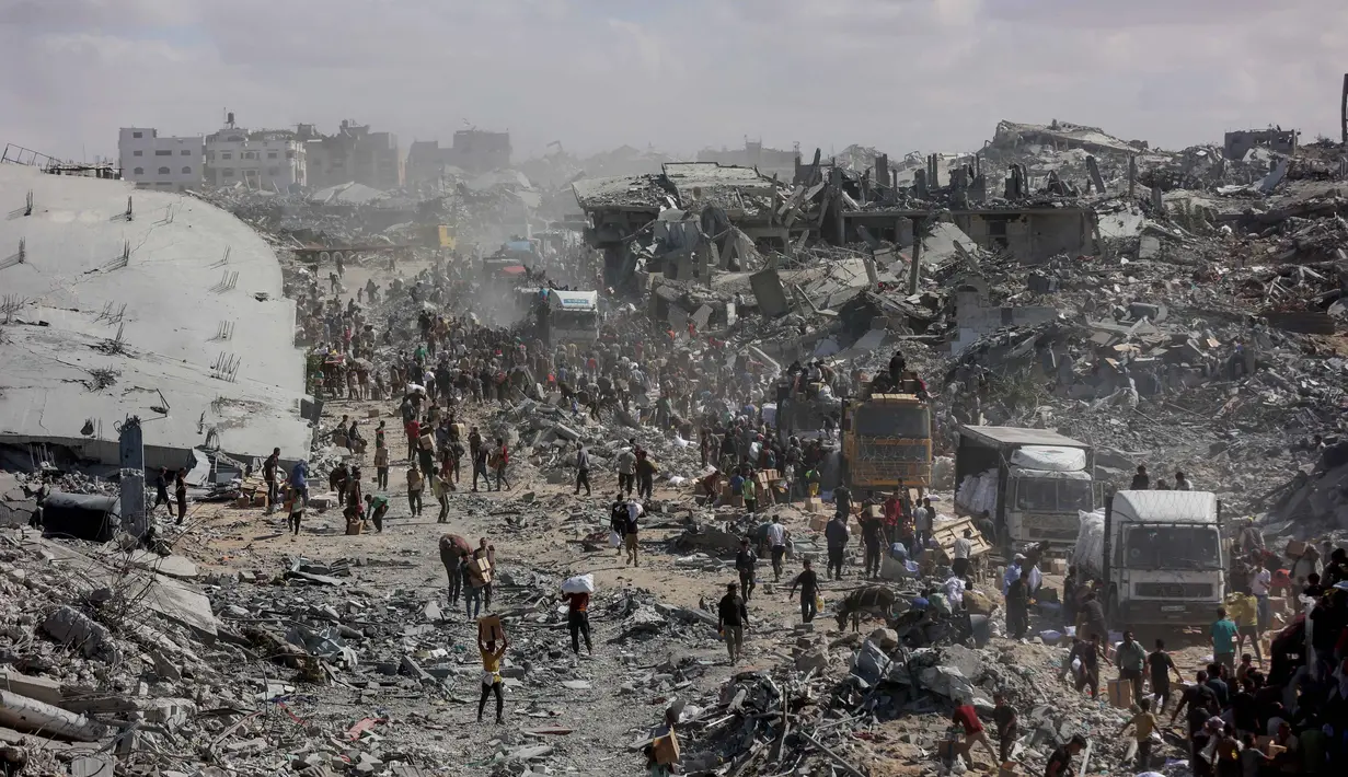 Tahap pertama kesepakatan ini mencakup penghentian serangan dalam 24 jam setelah perjanjian ditandatangani, penarikan sebagian pasukan, dan pemulangan seluruh sandera dalam waktu 72 jam. (Omar AL-QATTAA/AFP)