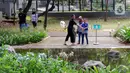 Mudahnya akses menuju taman kota dan bebas tarif tanpa dipungut biaya masuk taman kota menjadi pilihan tepat bagi warga yang ingin berlibur di tengah tempat wisata lainnya yang dipenuhi oleh pengunjung. (Liputan6.com/Herman Zakharia)