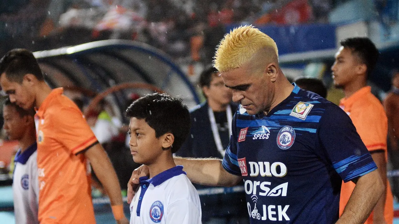 Striker Arema Cristian Gonzales (Liputan6.com / Rana Adwa)
