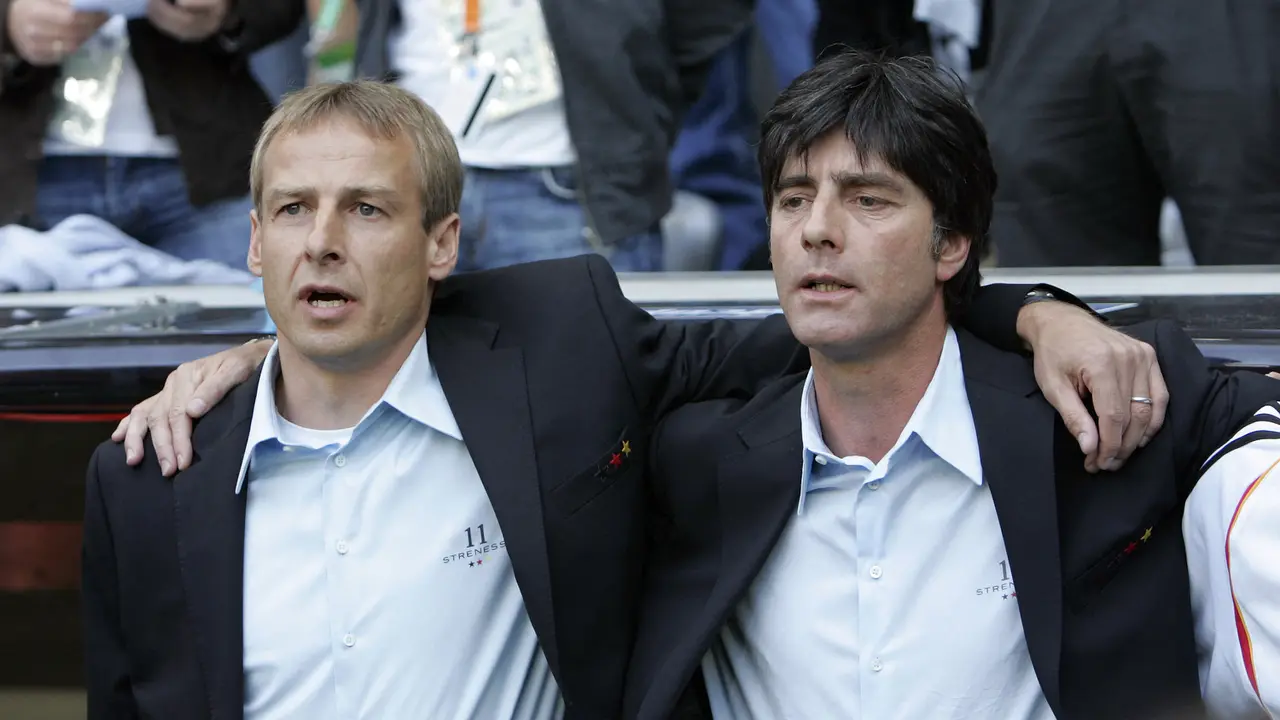 FOTO: Resmi Mundur usai Piala Eropa 2020, Berikut Perjalanan 21 Tahun Joachim Loew Bersama Timnas Jerman - Joachim Loew; Jurgen Klinsmann